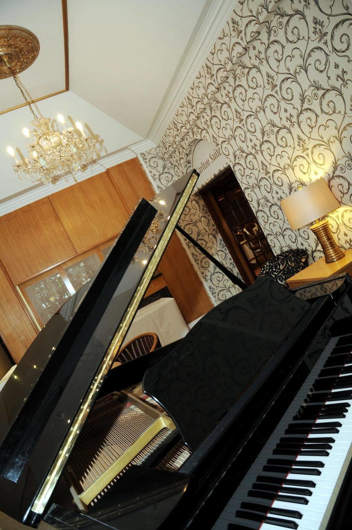 Carlton Park Hotel 罗瑟勒姆 外观 照片